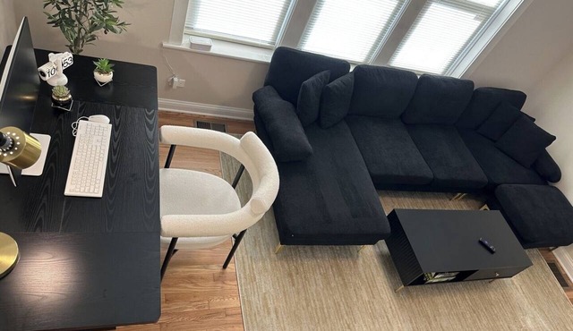 Private Workspace Sleeps4 Modern Stylish Stay