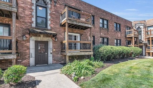Quiet West Plaza Retreat – Spacious Condo in Prime KC Location.