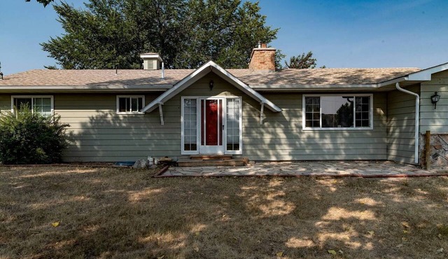 Remodeled Mountain Retreat with Hot Tub and Scenic Views Near Trails in Lander, Wyoming