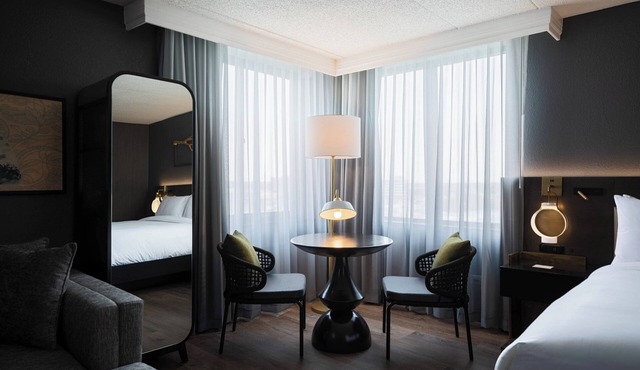 Renaissance Chicago North Shore Hotel