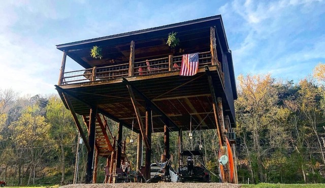 River Front Cabin On The Banks Of The White River, Amazing View!