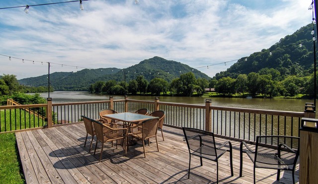 Riverfront house, Deck over river, Dock, Bar, gazebo, scenic view, pets welcome.