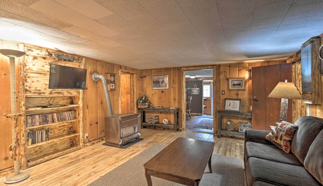 Rustic Frederic Cabin Near Cross-Country Skiing!