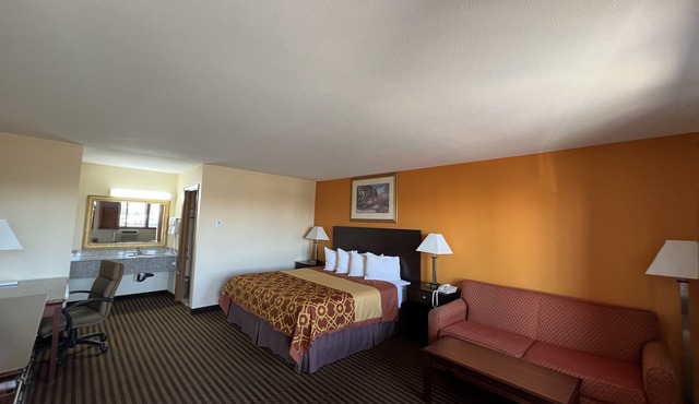 Scottish Inns & Suites Eau Claire