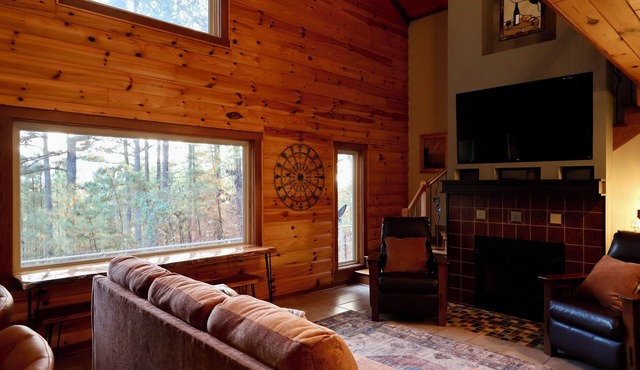 Secluded Mountain Cabin near Scenic Lakes & Trails