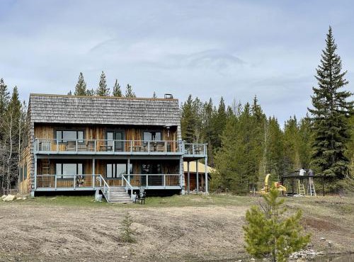 Secluded Off-Grid Cabin with Glacier Park Views and Wall Tents near Polebridge, Montana