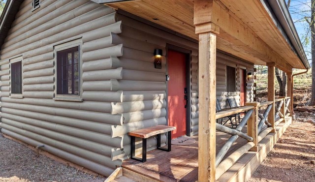 Serene Pet-Friendly Cabins with Spacious Outdoor Areas near Garden of the Gods in Colorado Springs, Colorado