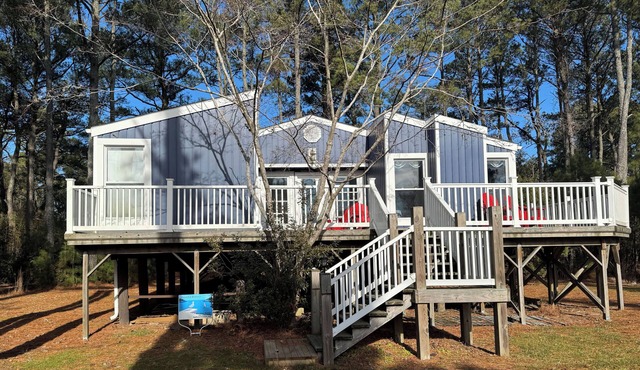 Silver Thatch -4BR home Close to the beach. Linens and Towels Provided.