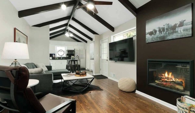 Sleeps 11+ Comfy Beds:Mins to KC World Cup Stadium