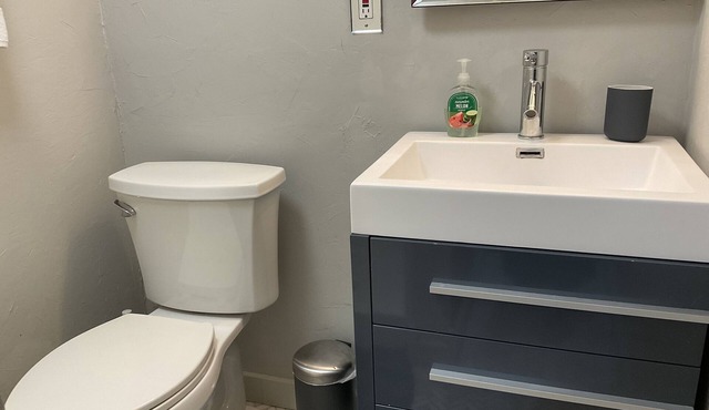 Small efficiency loft apt in back of duplex 3 story townhouse. No shared spaces. in Austin