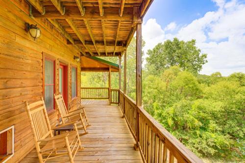 Spacious Cabin w/Views, Near Lake Lawtonka!