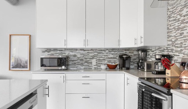 Spacious Home Garage Near Fountain Square-Family Friendly