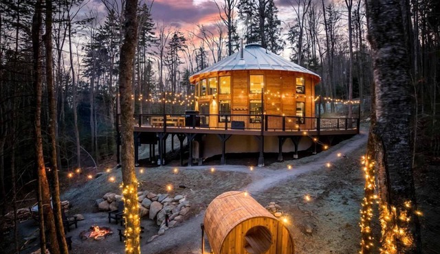 Spectacular Yurt with Breathtaking Outdoor and Indoor Spaces in Vermont