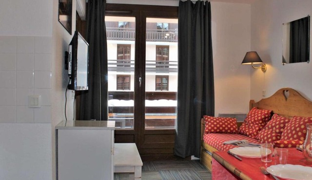 Studio cabine 6 pers à Risoul 1850, skis aux pieds, balcon sud, proche navette gratuite - FR-1-330-544 in Risoul
