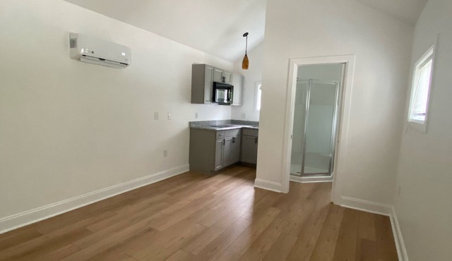 Studio cottage Modern country life -5min to Knightdale Downtown and restaurants in Knightdale