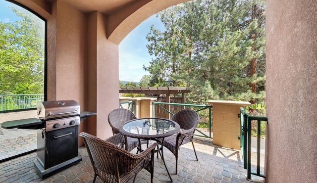 Studio on Golf Course - 101B in Kelowna