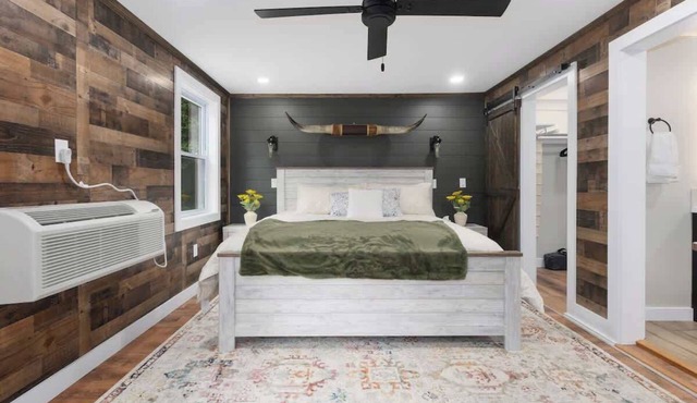 Stylish KC FarmhouseHugeFencedYard