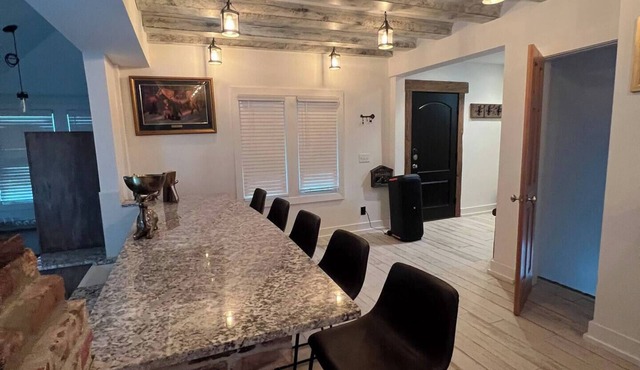 Stylish Stay Near CWS, Zoo & Downtown Fun