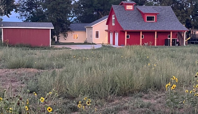 Sundance Retreat: Private 5 Acres, 4BR +sleeping loft, 3 BA, hot tub, wood stove