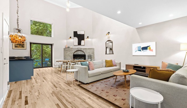 Sunlit 3BR BoCoCa Duplex w/Roof Deck
