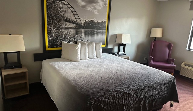 Super 8 by Wyndham Fort Scott