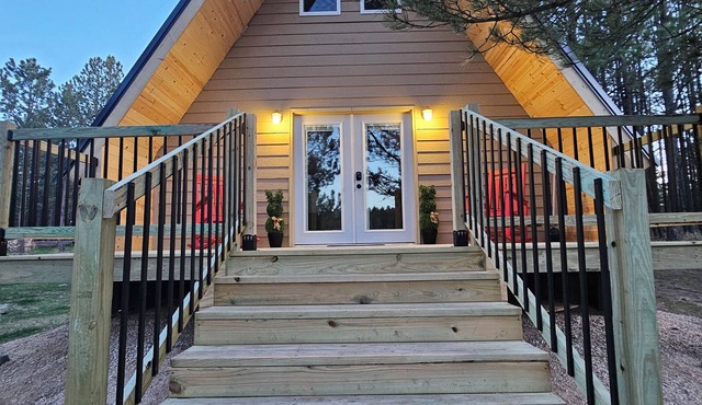 Tatanka 3 bedroom cabin in the pines at Dakota Dream B&B in Custer, SD