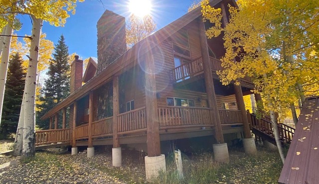 The Bison at Panguitch Lake - Secluded Master and private hot tub