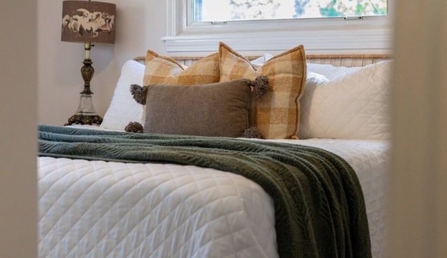 The Cedar Nest- 1941 Ranch w/Vintage Charm