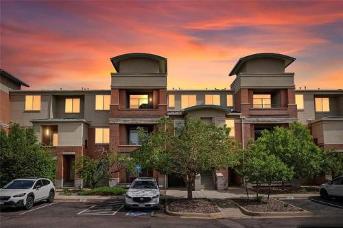 The Central Hub- 2BD/2BTH in Denver