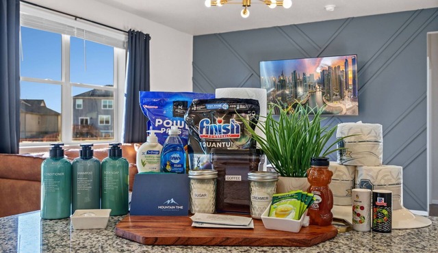 The Coral Suite, Stylish Stay in Old Town FoCo