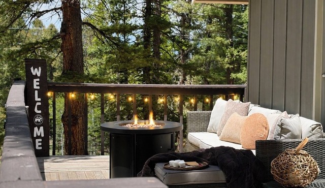 The Den- Forest Cabin Retreat