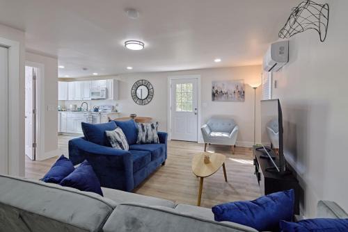 The Dunlap Escape - Spacious 2BD Home