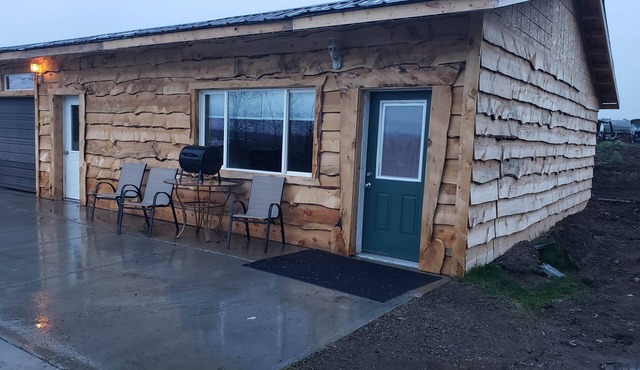 The Lazy Ass Ranch. The Field and Stream Room. Very pet-friendly. Tempur-Pedic.