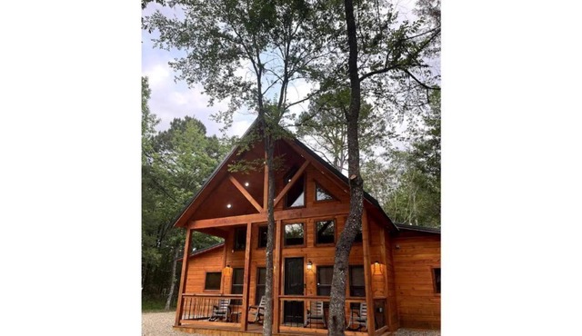 The New Rustic Quiet Stream Luxury Cabin sleeps 8