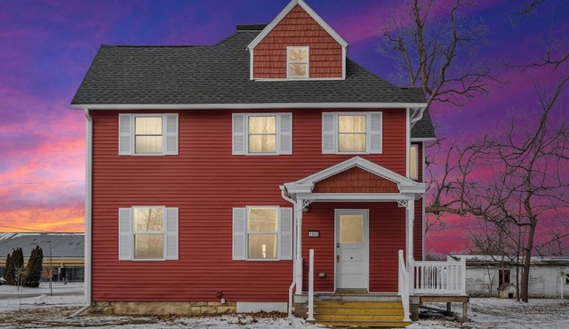 The Schoolhouse-Steps from Coe & Close to Downtown
