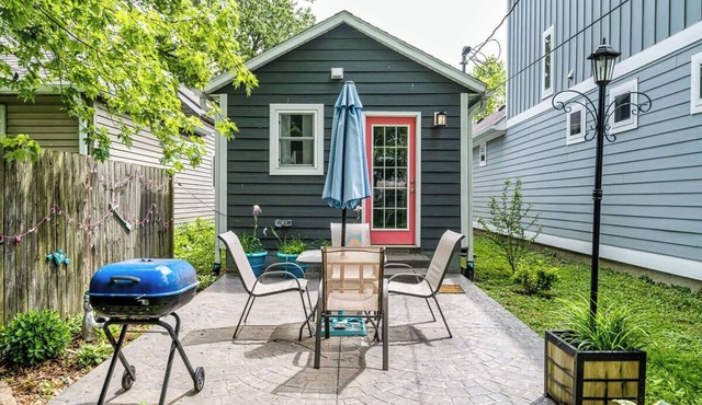 Tiny Home | King Bed | Patio | BBQ