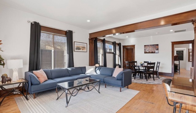Top Floor 2-Bedroom Apartment Near Everything In Salt Lake City