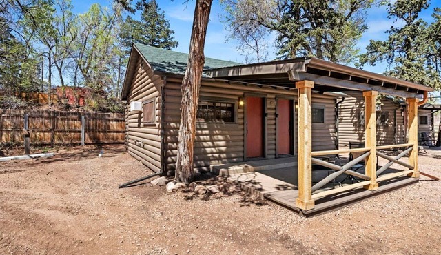 Trailside Cabin Escape with Stunning Views and Easy Adventure Access in Colorado Springs, Colorado