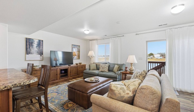 Tranquil Family Retreat-15 min to Frontier Days Fairgrounds -Dog Friendly
