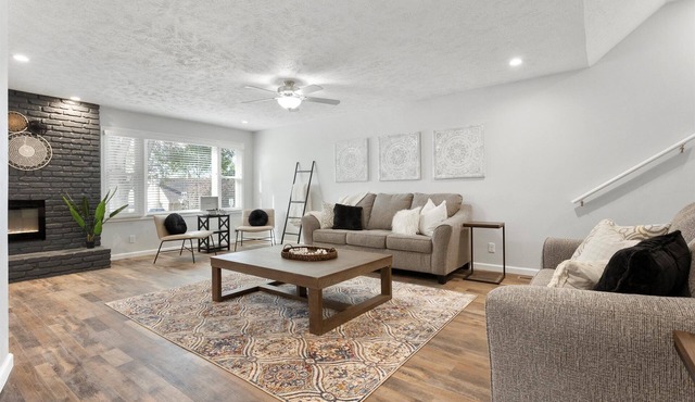 Updated 3 BR, 3 BA Home *1.5 Miles from UNMC*
