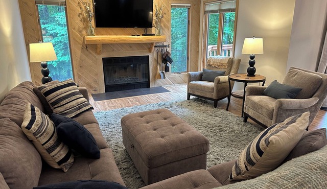 Updated Phase 2 Hideaway Valley Condo Nestled in the Woods