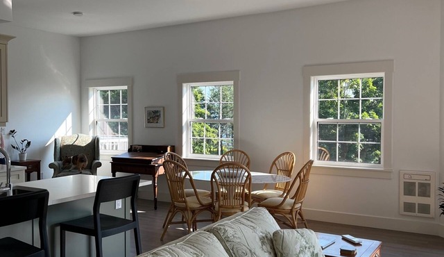 Upper level end unit in Souris