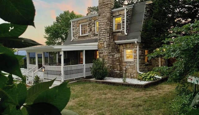 Walk to World Cup Stadium - Cozy Getaway