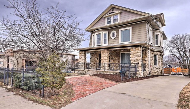 Walkable KC Home Base! Near Sports Events & Fun