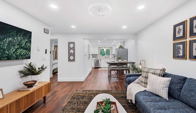 Warm Mid-Mod Denver Apt w/King Bed & Luxe Bedding and Private Office