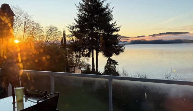 Waterfront Home! EV charger & Pet Friendly too :) in Powell River