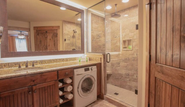 Westgate Branson Woods 1 King Bdrm Standard Villa, pet friendly
