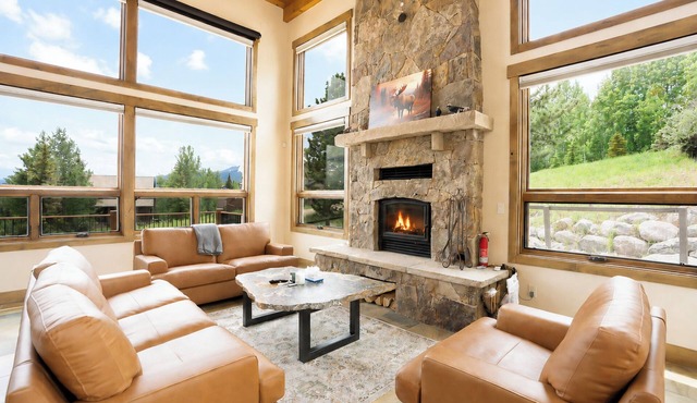 Wildernest Lookout Lodge: Private Hot Tub, Eagles Nest Wildernest
