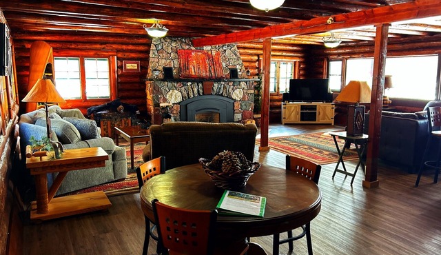 Willow Flowage Home w/wd, firepit, dock, sleeps 11 in Hazelhurst
