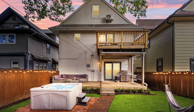 World Cup HQ! 6BR Kansas City Home w/Hot Tub, Cinema, BBQ & Game Room